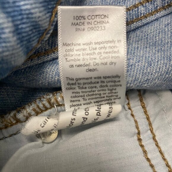 Pacsun High-Waisted Mom Shorts | Size 25 | Light Wash Denim - Picture 7 of 7